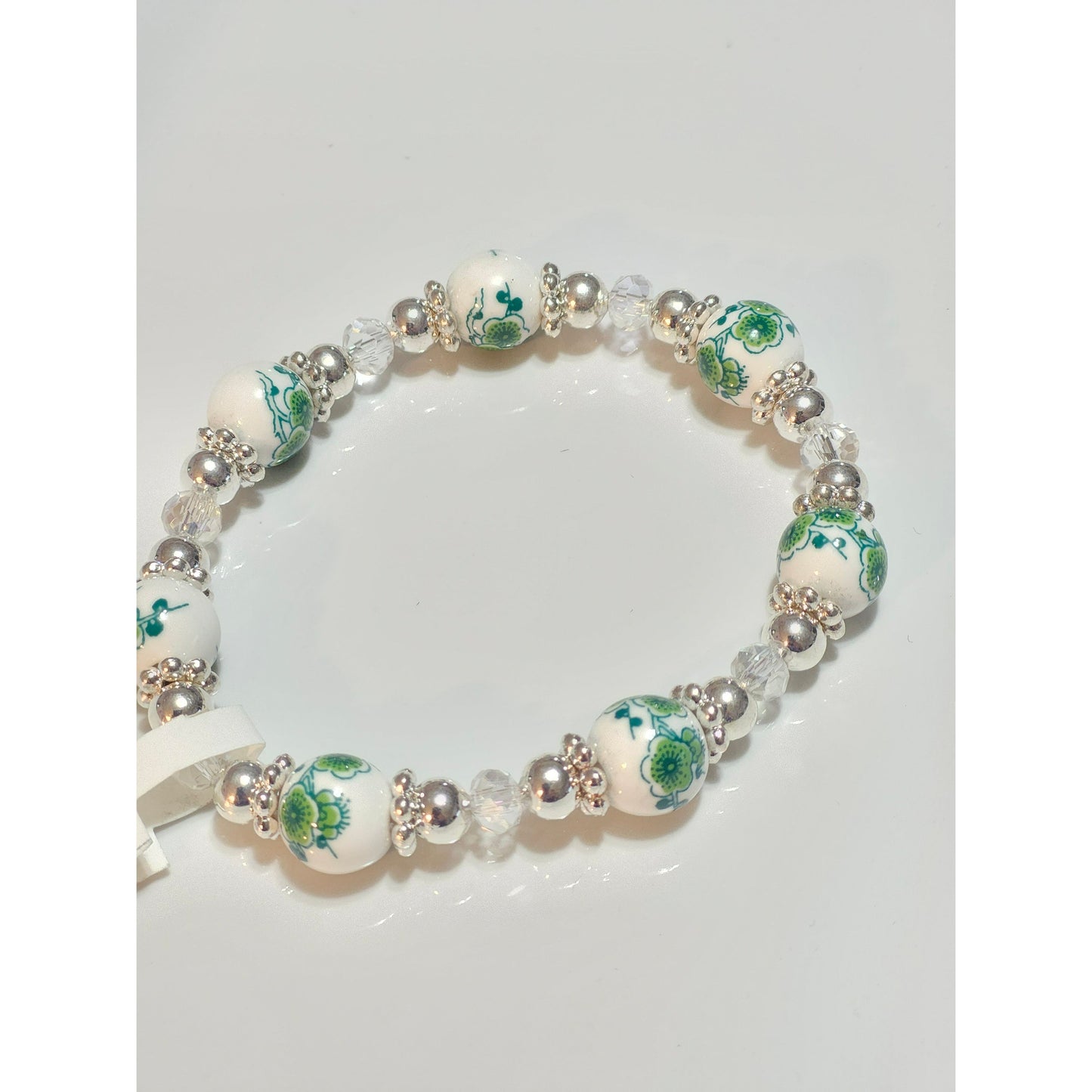 Pretty Beaded Flower Stretchy Bracelet