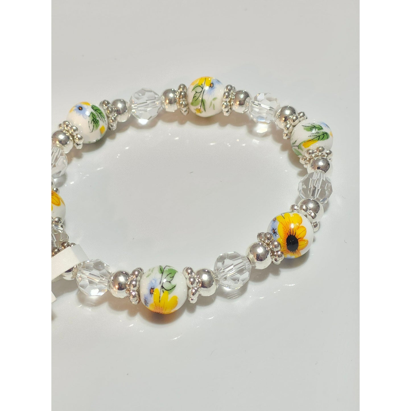 Pretty Beaded Flower Stretchy Bracelet
