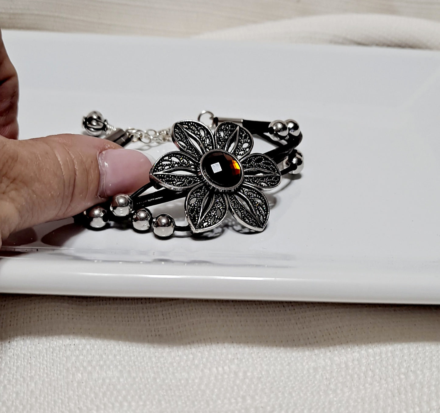 Vintage-Inspired Flower Bracelet Orange Rhinestone