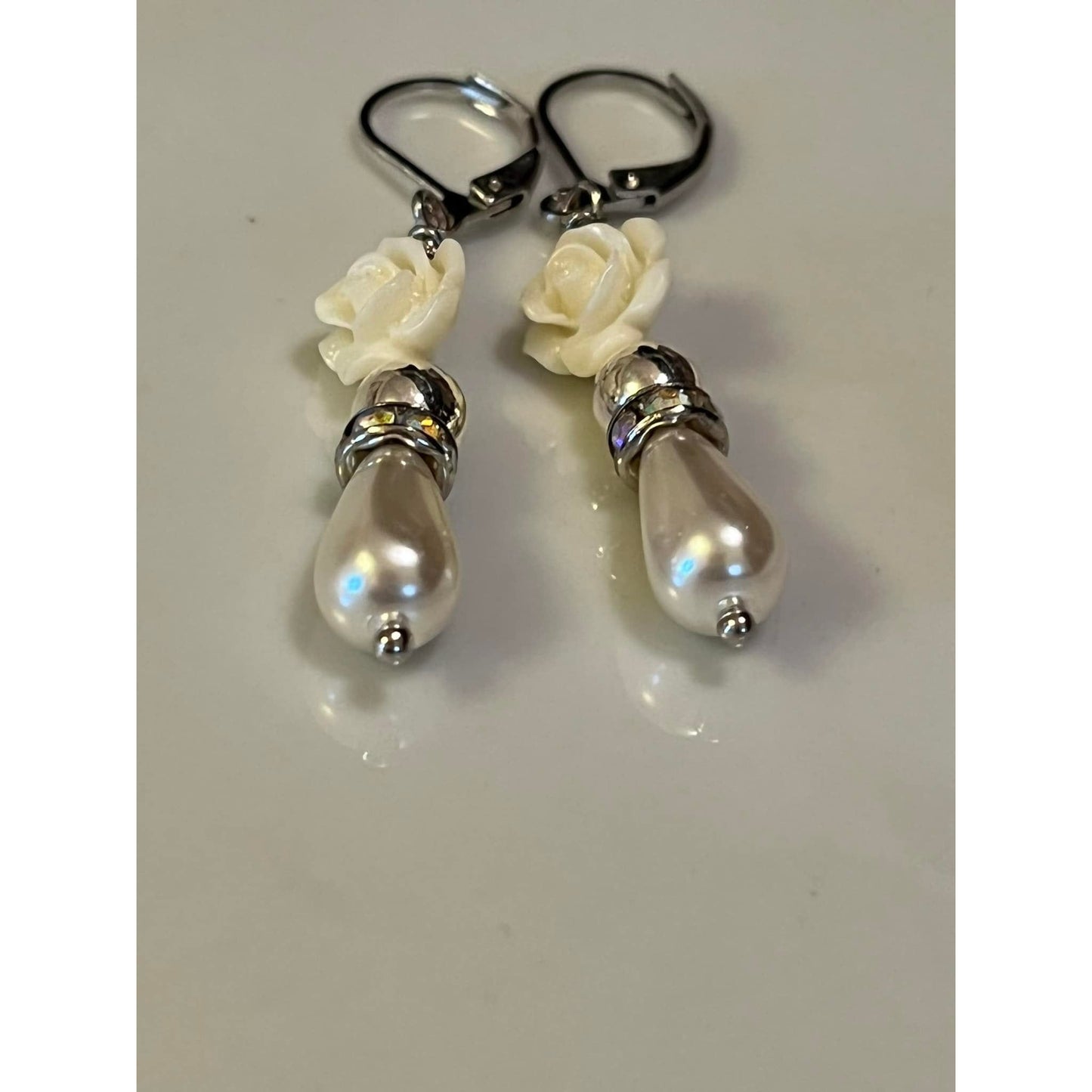 Cream Rose & Pearl Earrings