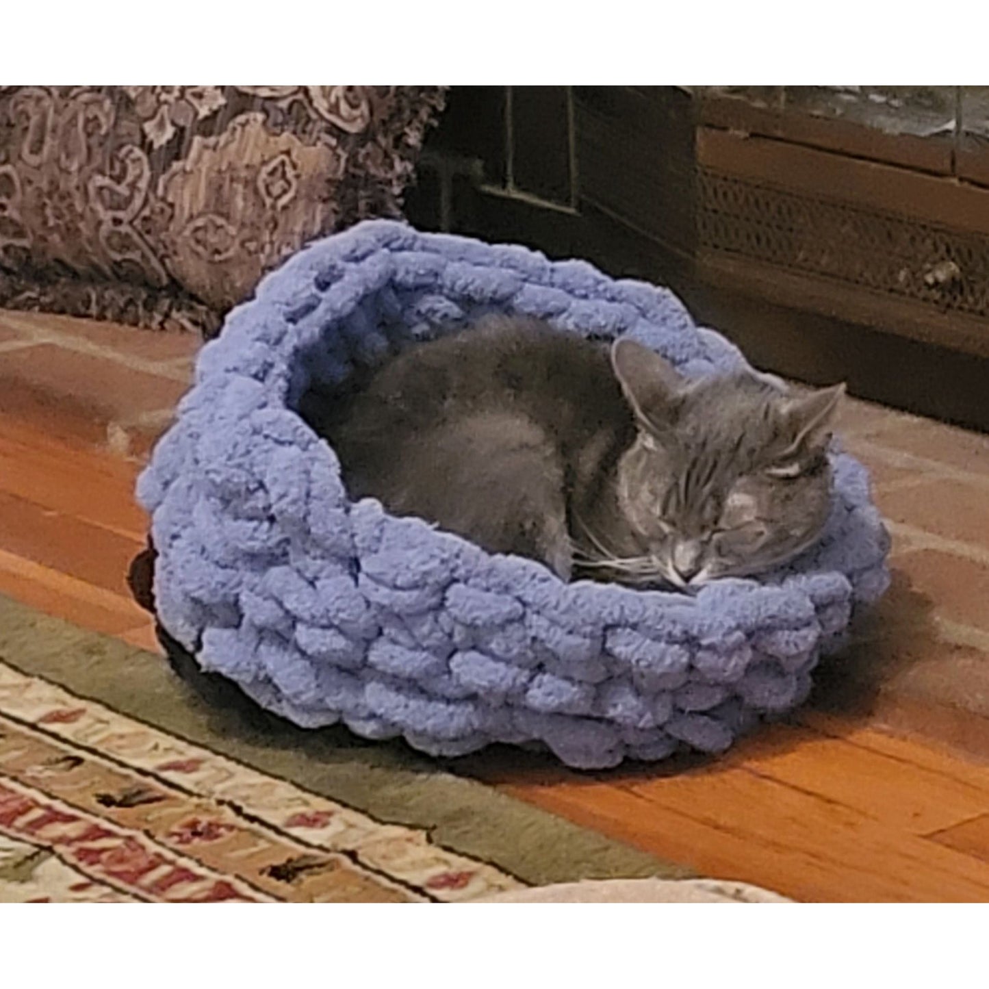 Custom Cozy Cat Beds make sure you look through all the photos