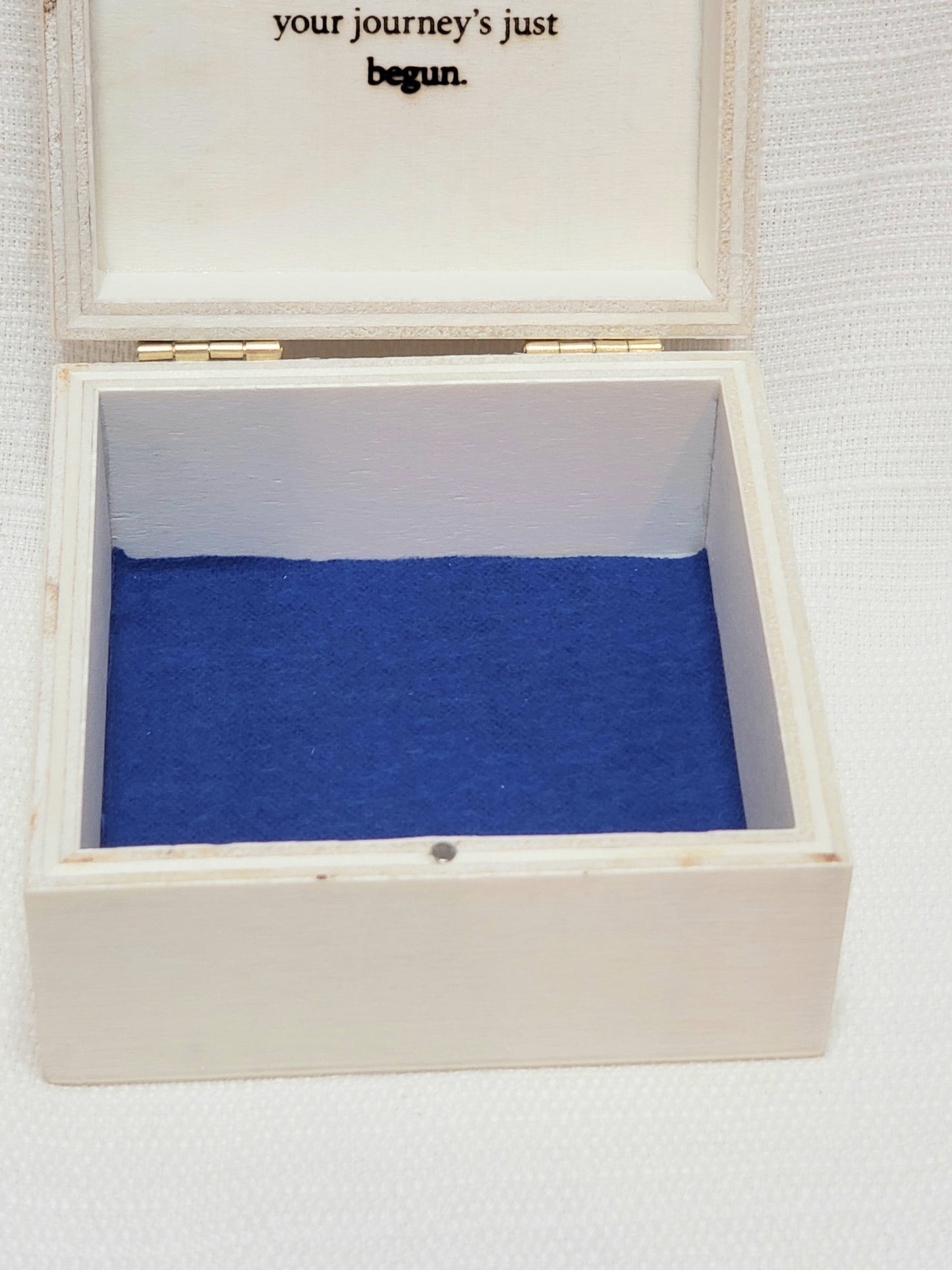 Personalized Graduation Keepsake Box – Class of 2025 – Custom School Gift Box with Inspirational Message & Pearl Accent