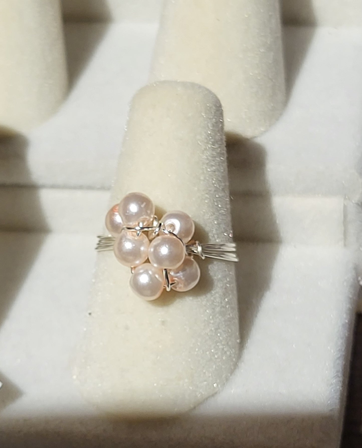 Pale Pink Pearl Cluster Ring 7 pearls. Size 7