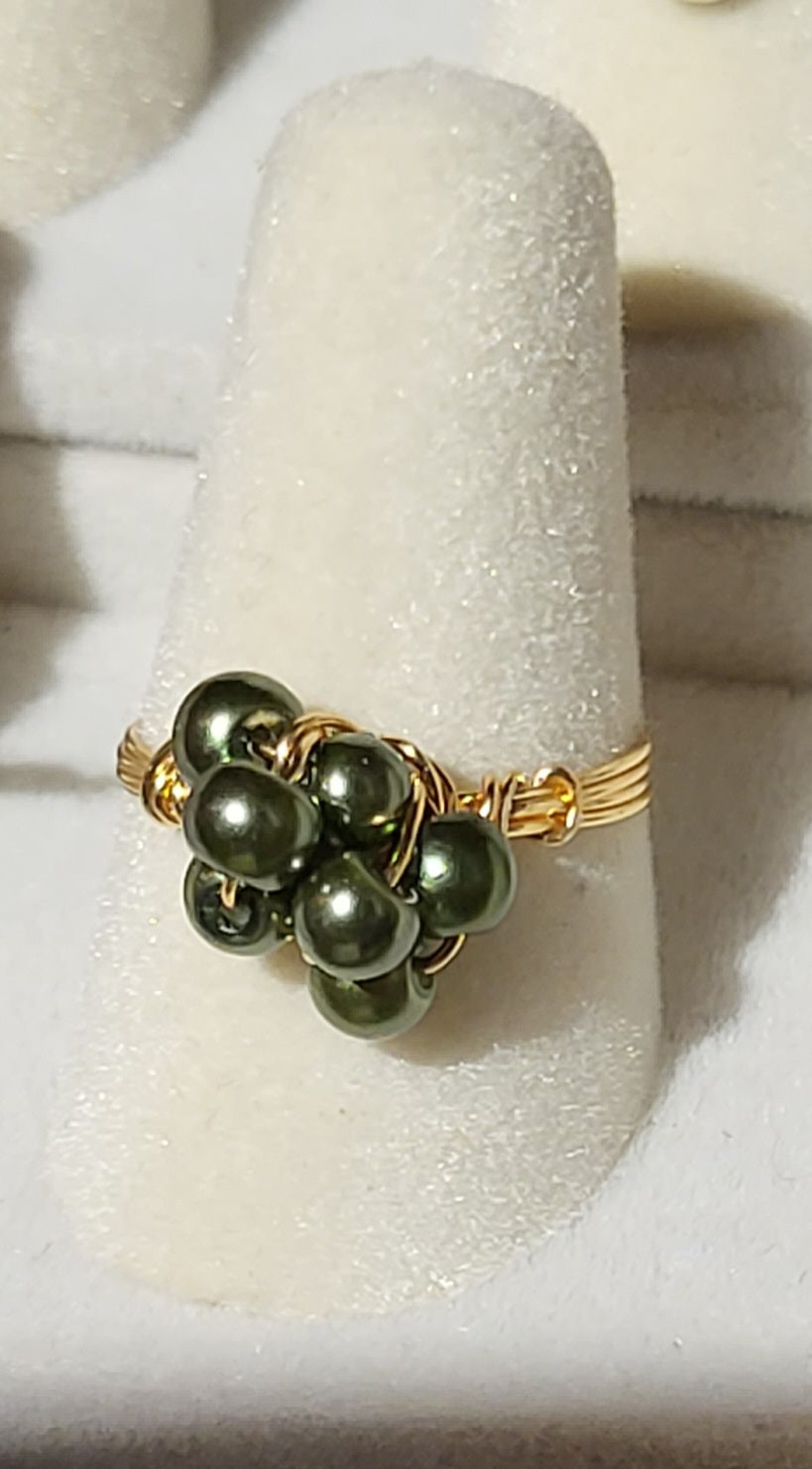 Tiny Hunter Green Pearl Cluster Ring. Gold tone. Size 7.5