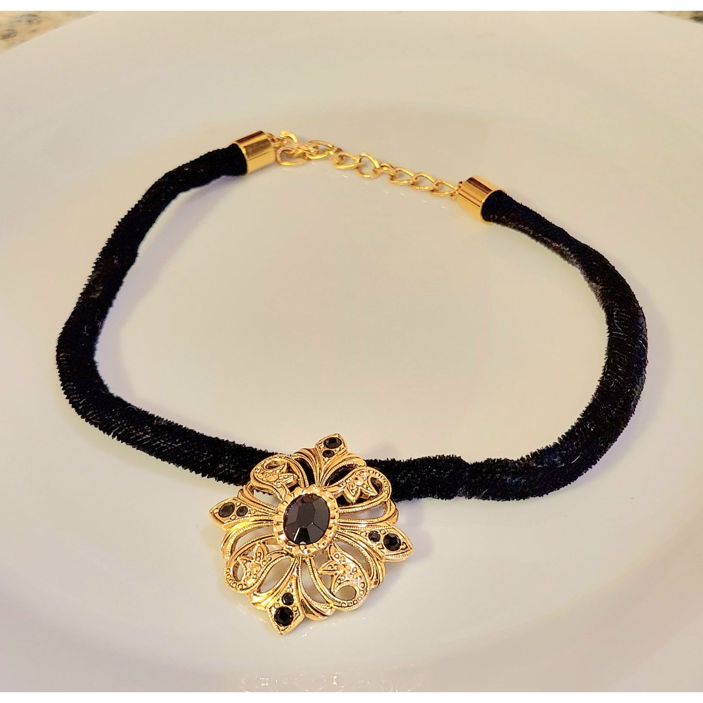 Avon Gold & Black Pendant on Thick Velvet Cord Choker