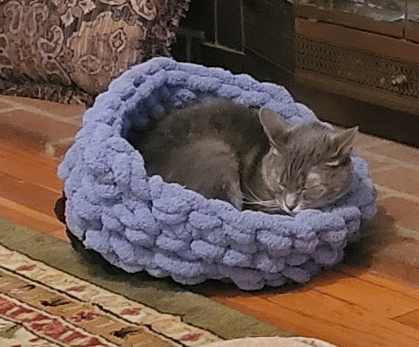 Cozy Cat Beds make sure you look through all the photos