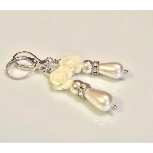 Cream Rose & Pearl Earrings